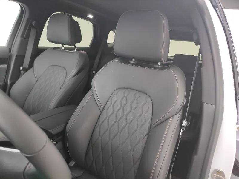 Image secondaire du véhicule 9