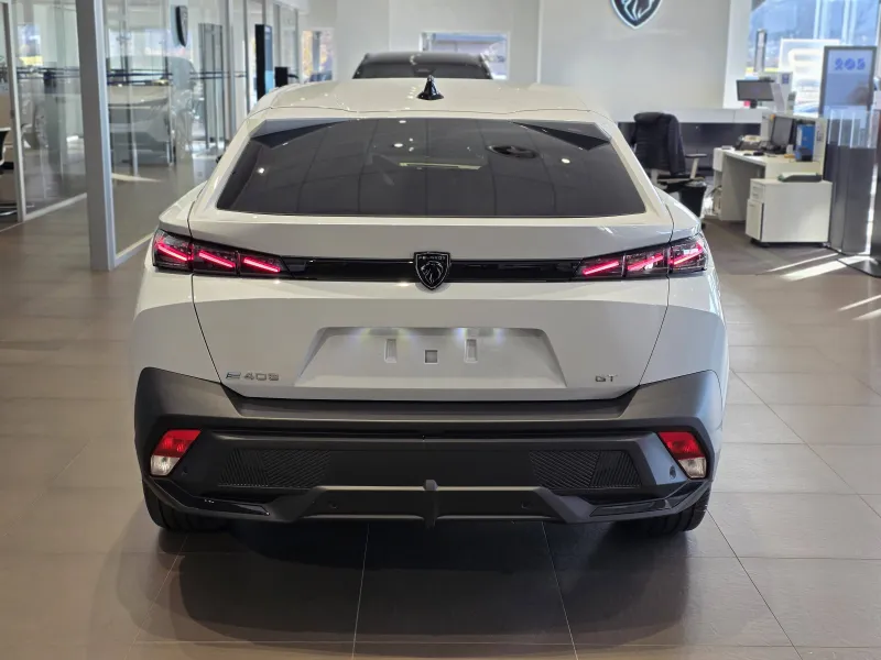 Image secondaire du véhicule 4