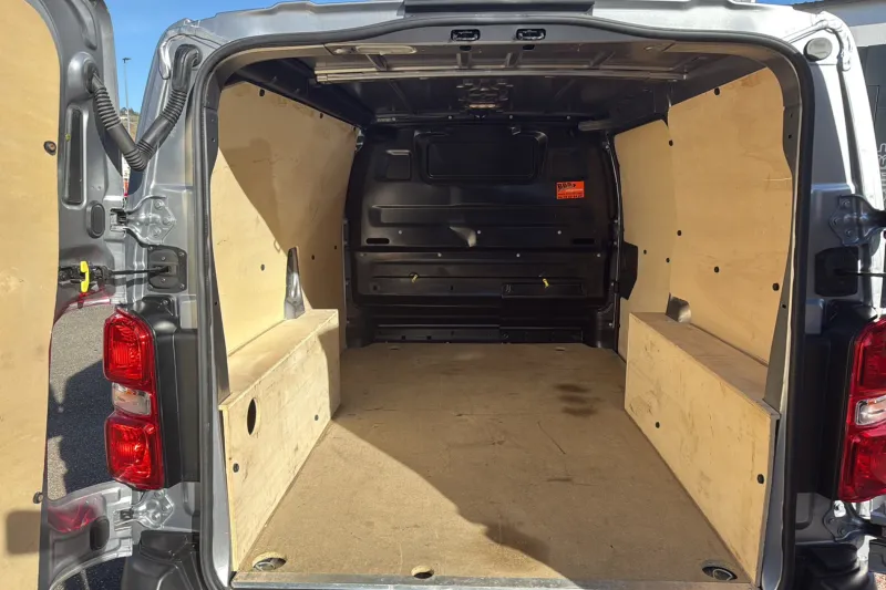 Image secondaire du véhicule 10