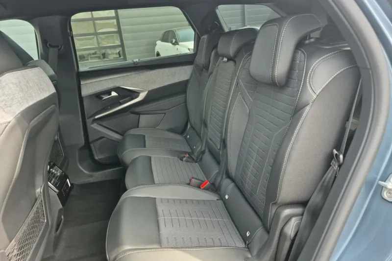 Image secondaire du véhicule 15