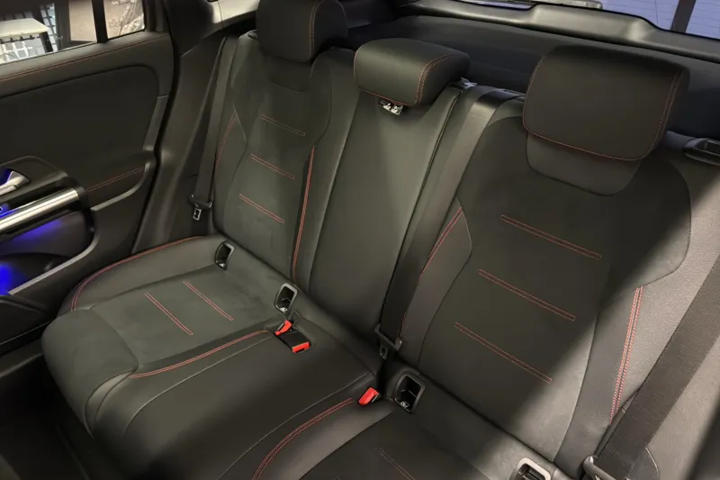 Image secondaire du véhicule 12