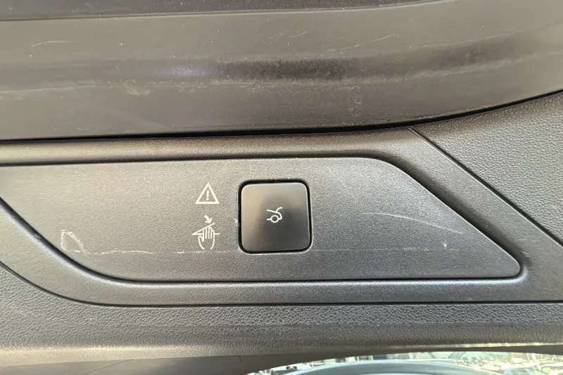 Image secondaire du véhicule 23