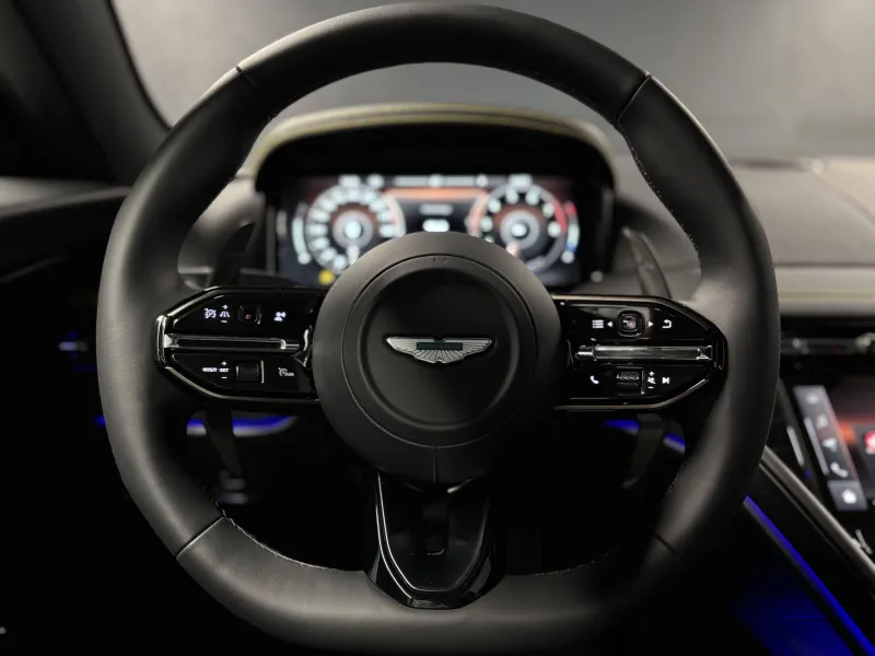 Aston Martin-DB12 COUPE -DB12 Coupé 4.0 Biturbo V8 Aston Martin-DB12 COUPE -d'occasion chez Aston Martin Cannes