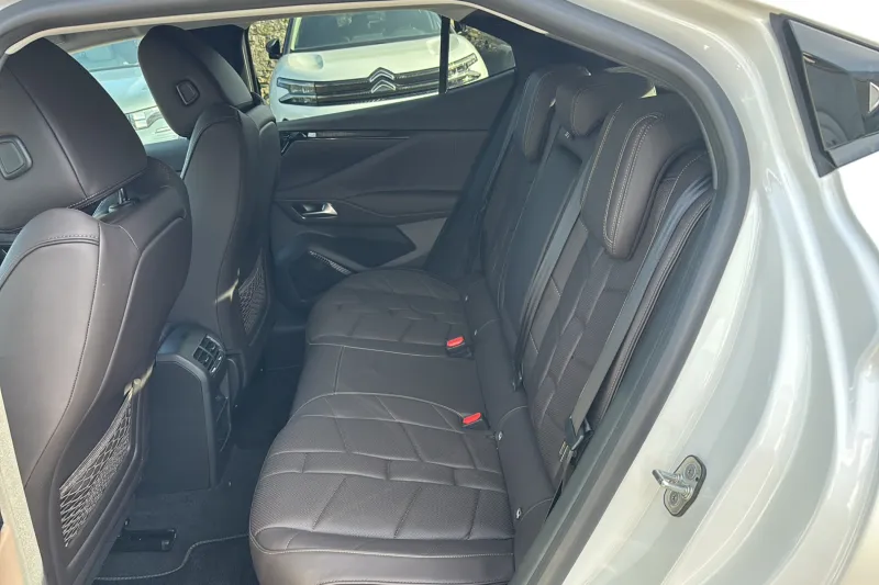 Image secondaire du véhicule 12