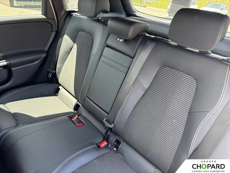 Image secondaire du véhicule 19