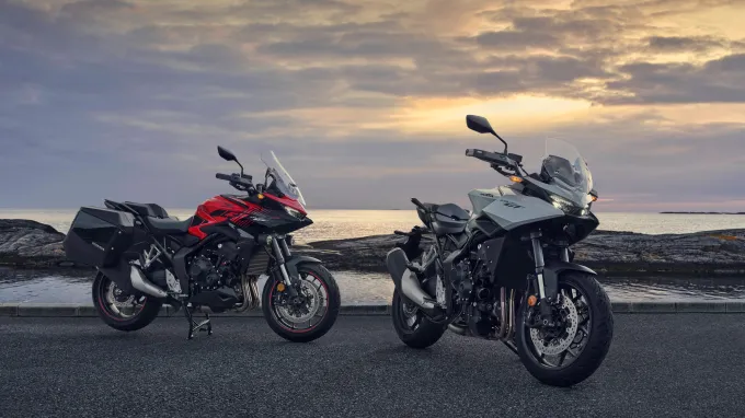 Honda CB1000GT : duo devant mer