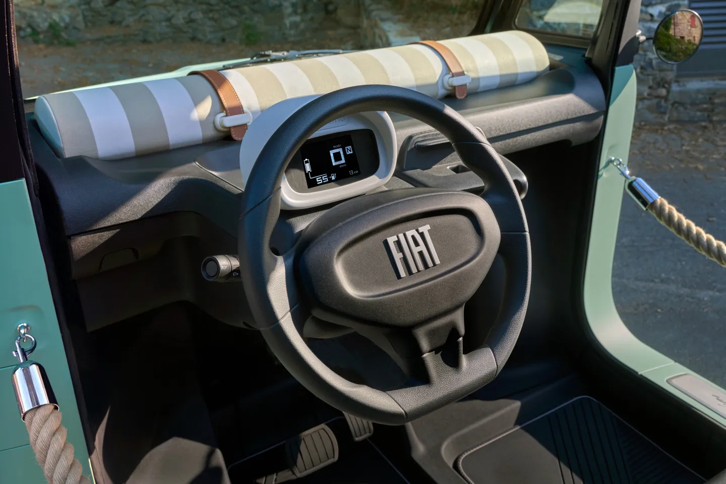 Fiat Topolino Dolcevita 2023 : détail volant