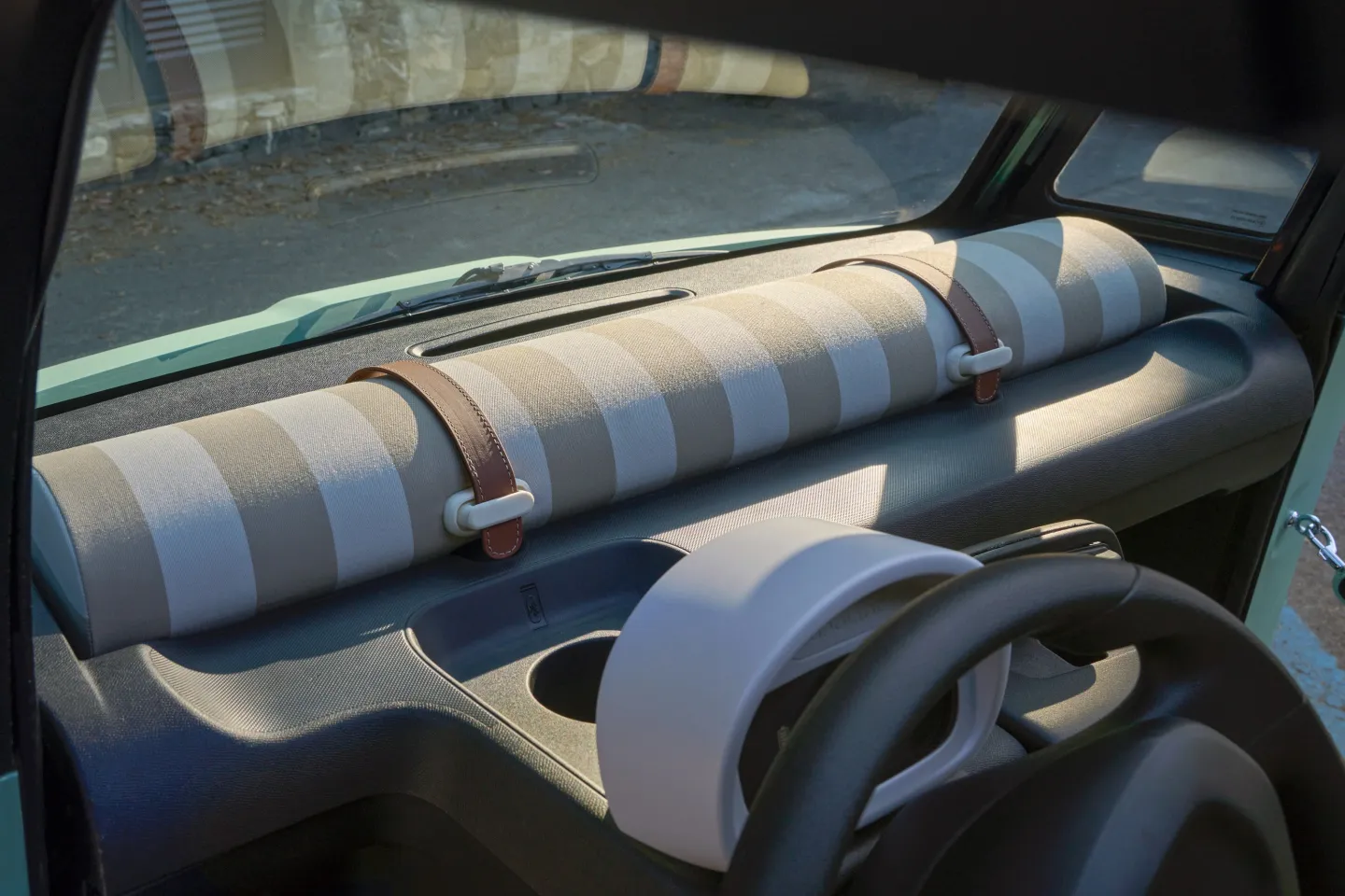 Fiat Topolino Dolcevita 2023 : détail boîte de rangement Dolce Vita Box