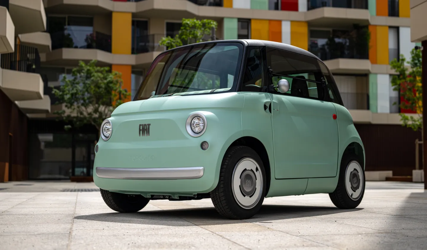 Fiat Topolino 2023 : trois quarts avant gauche statique