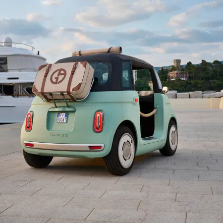 Fiat Topolino Dolcevita 2023 : trois quarts arrière droit statique