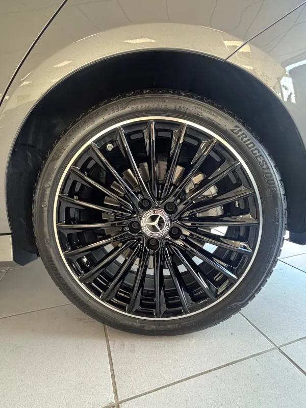 Image secondaire du véhicule 3