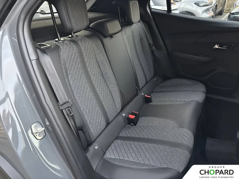 Image secondaire du véhicule 24