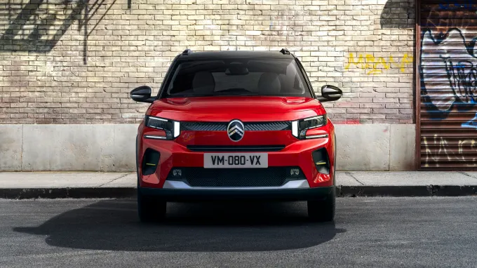 Citroën C3 2024 rouge : face avant statique