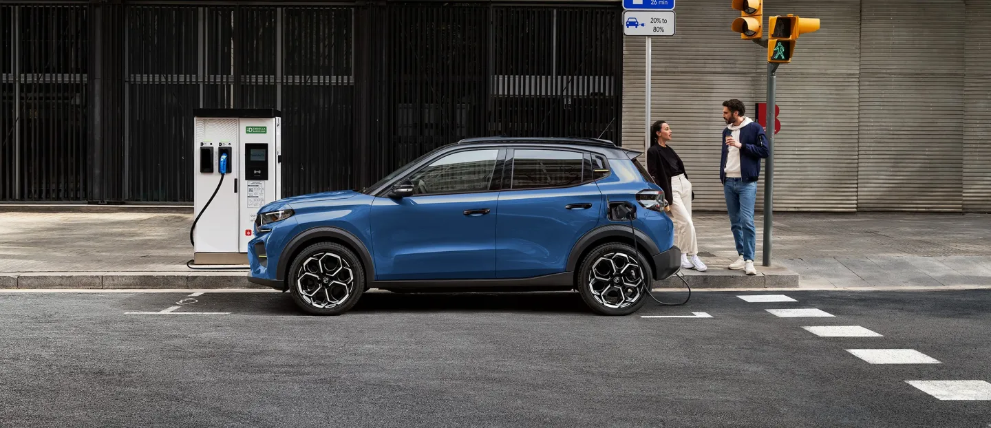 Citroën C3 2025 bleue : profil gauche statique en charge