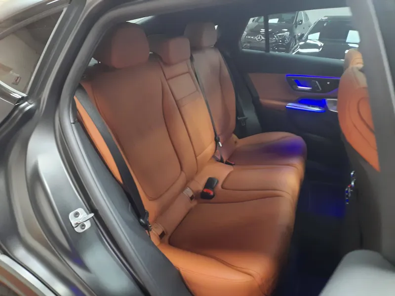 Image secondaire du véhicule 6