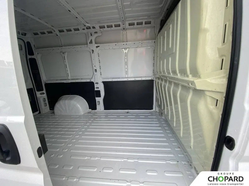 Image secondaire du véhicule 12