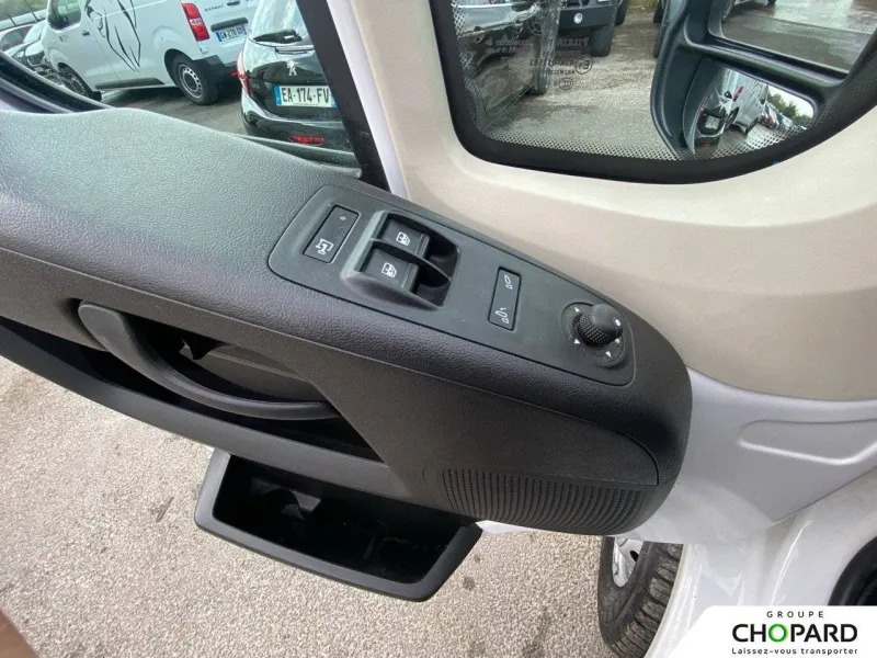 Image secondaire du véhicule 15