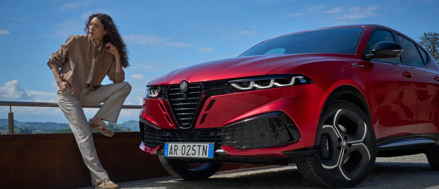 Alfa Romeo Tonale : zoom calandre avec mannequin