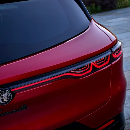 Alfa Romeo Tonale : signature lumineuse arrière