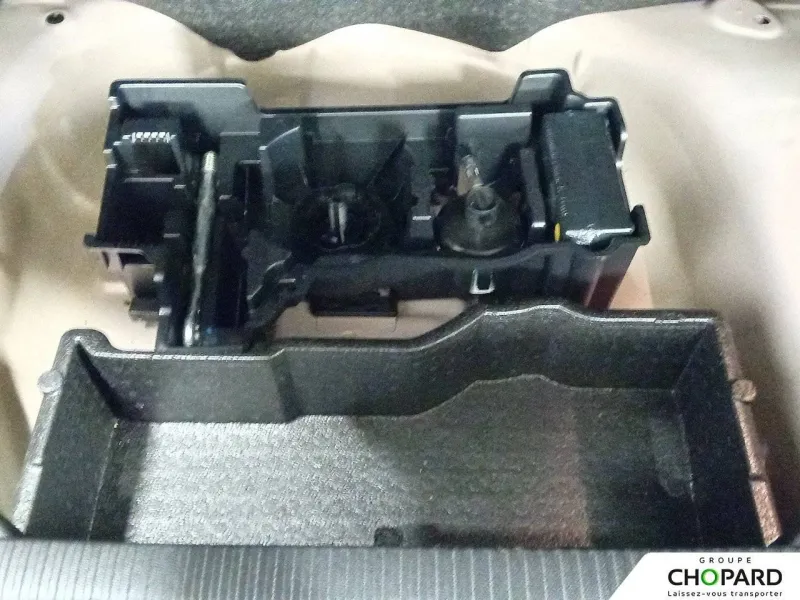 Image secondaire du véhicule 12