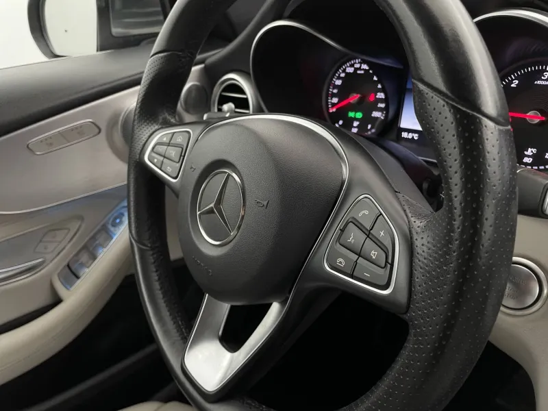 Image secondaire du véhicule 32