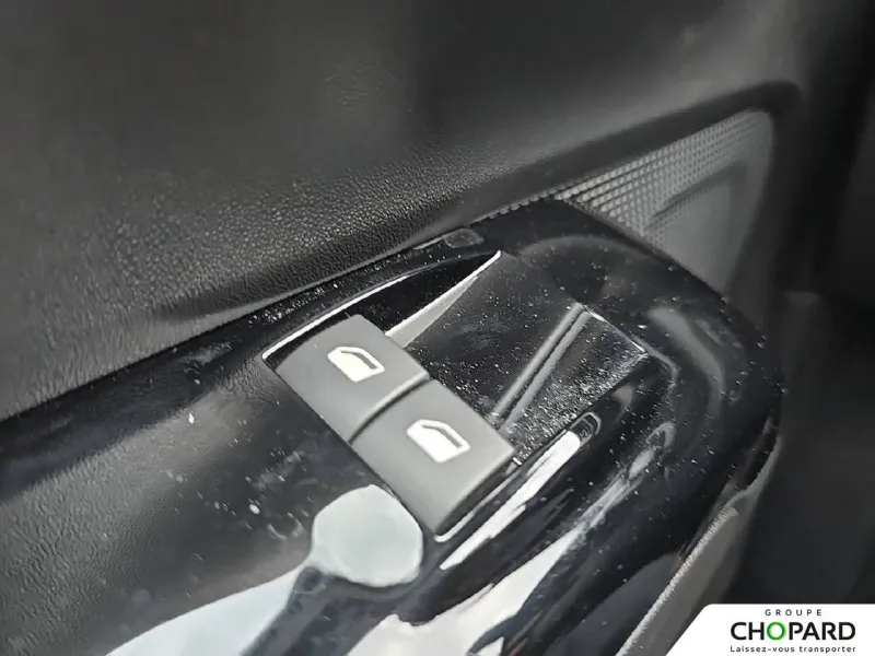 Image secondaire du véhicule 12