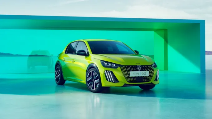 Peugeot 208 2023 : trois quarts avant droit