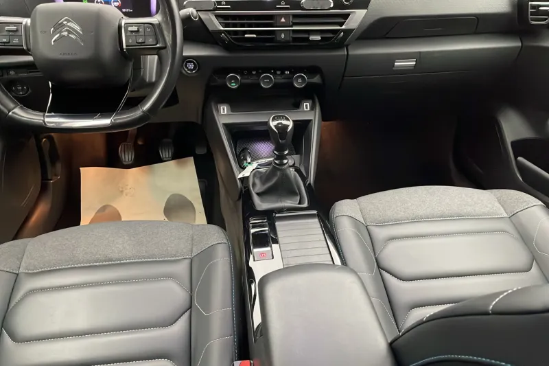 Image secondaire du véhicule 11