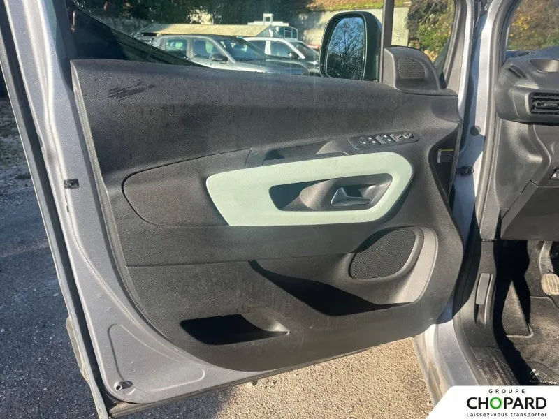 Image secondaire du véhicule 14