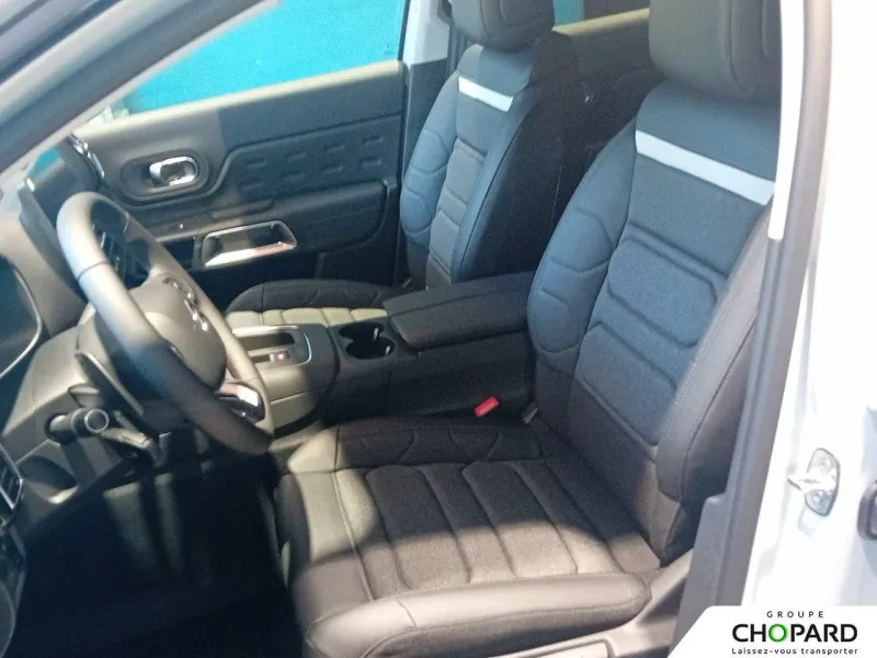 Image secondaire du véhicule 12