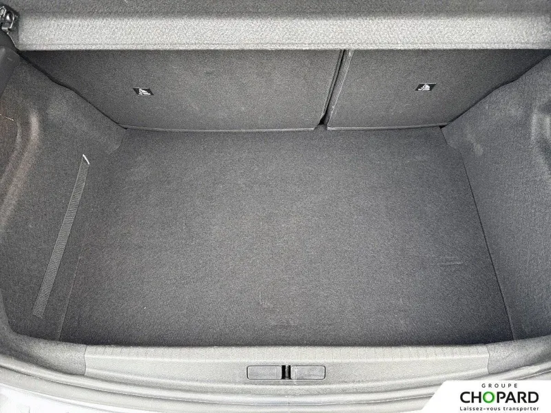 Image secondaire du véhicule 9