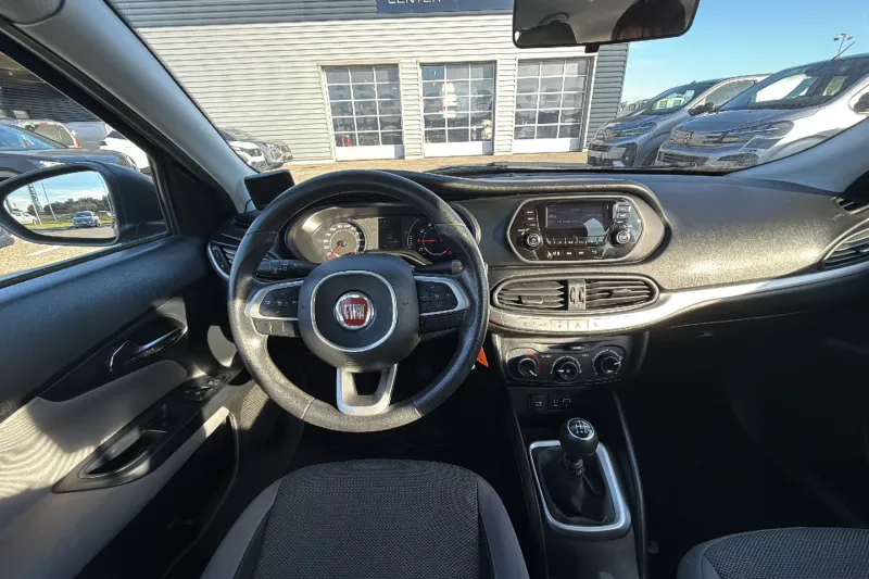 Image secondaire du véhicule 12