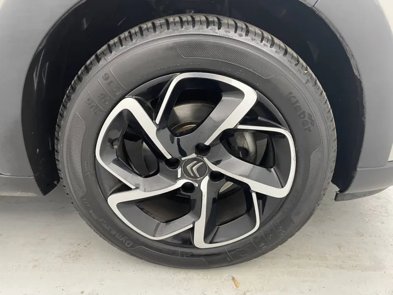 Image secondaire du véhicule 19