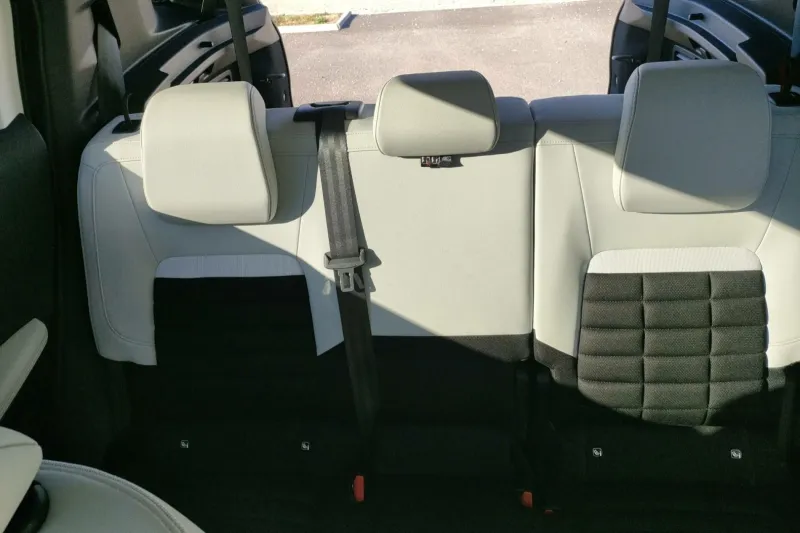 Image secondaire du véhicule 12