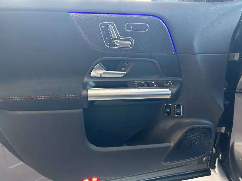 Image secondaire du véhicule 11