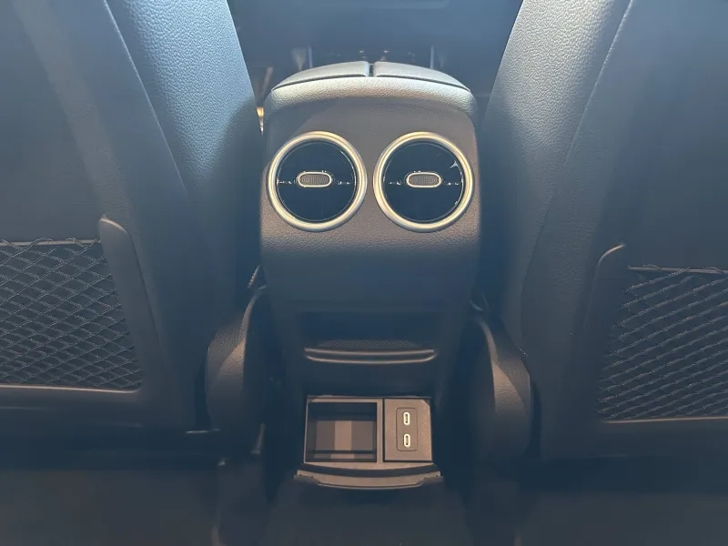 Image secondaire du véhicule 12