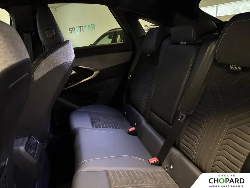 Image secondaire du véhicule 12