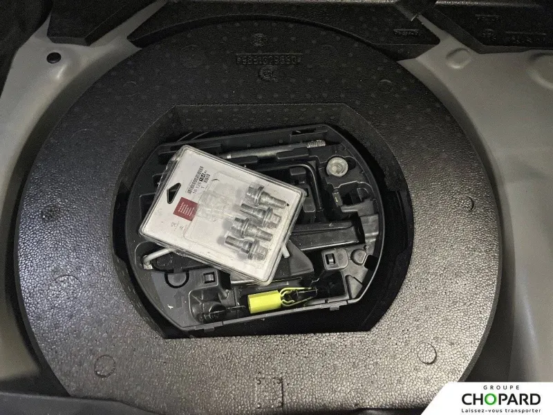 Image secondaire du véhicule 24