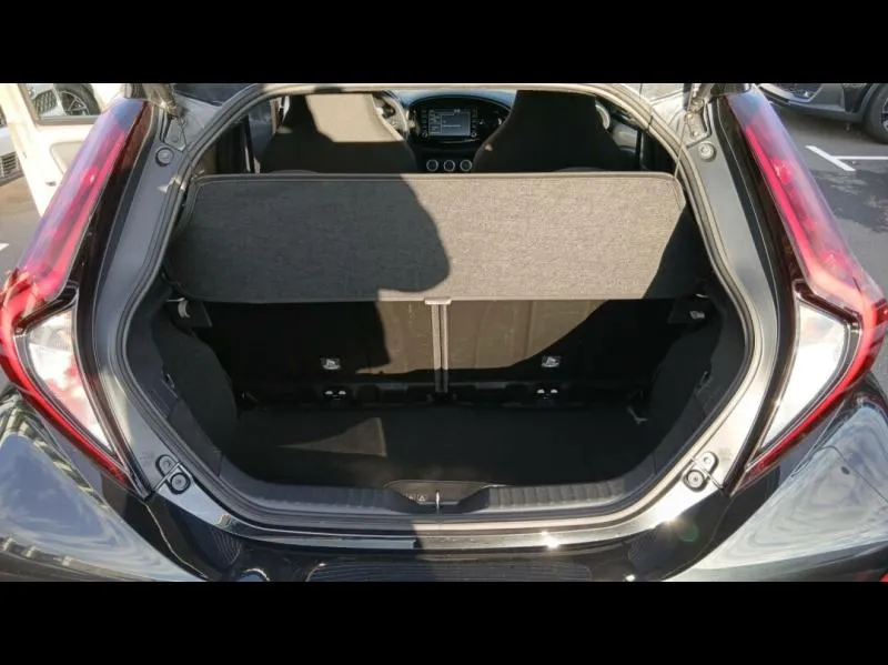 Image secondaire du véhicule 10