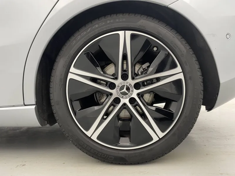 Image secondaire du véhicule 14