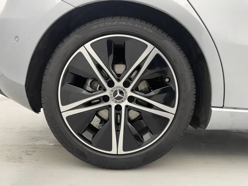 Image secondaire du véhicule 19