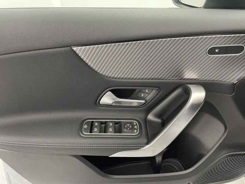 Image secondaire du véhicule 30