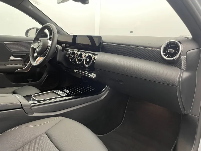 Image secondaire du véhicule 32