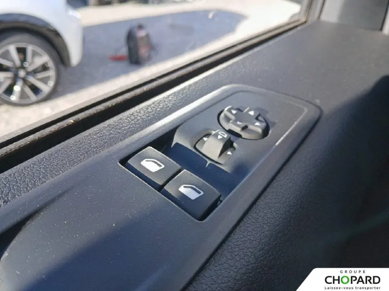 Image secondaire du véhicule 12