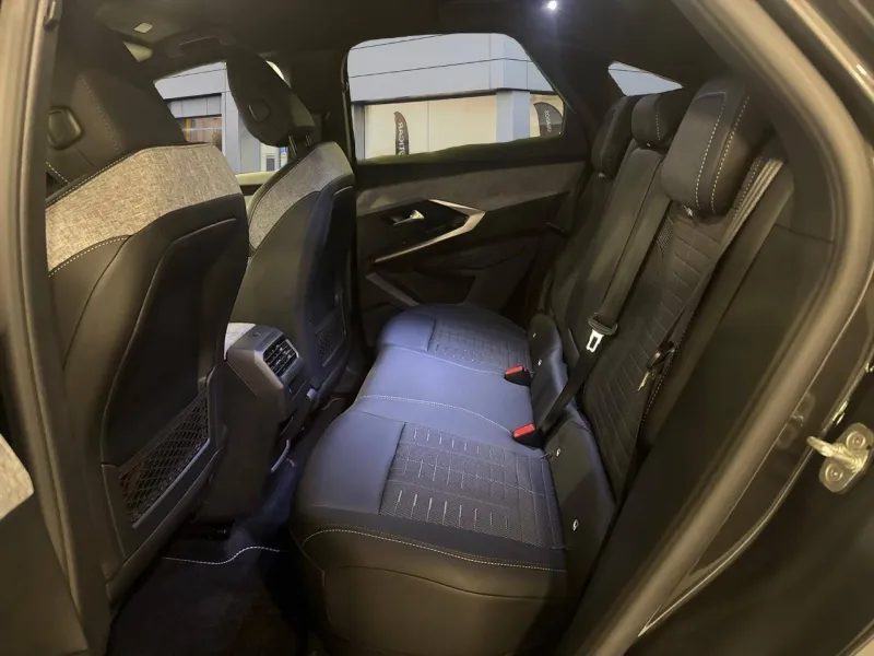 Image secondaire du véhicule 10