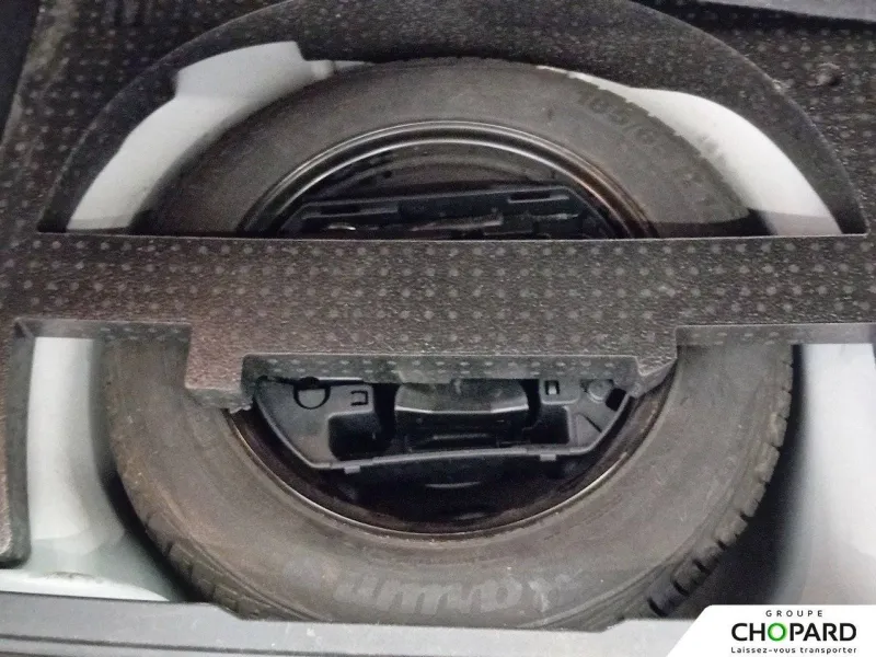 Image secondaire du véhicule 4