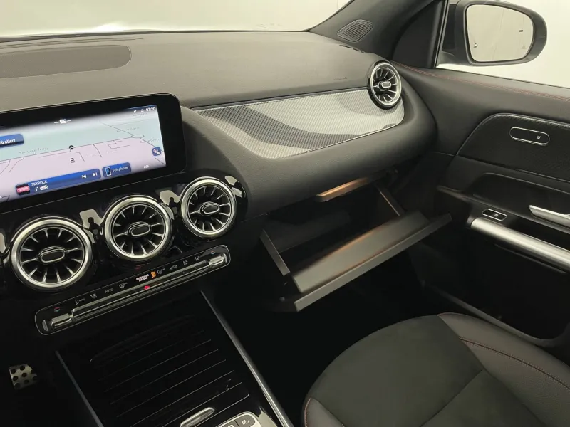 Image secondaire du véhicule 30