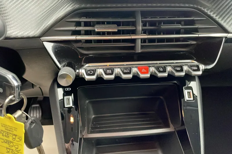 Image secondaire du véhicule 30