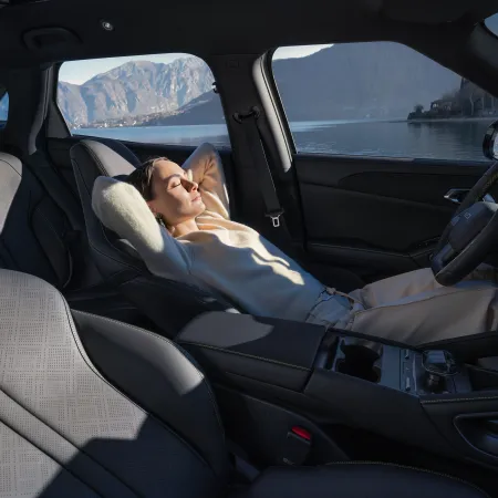 BYD Atto 2 sièges avant position couchée