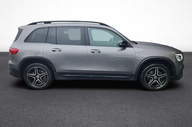 Image secondaire du véhicule 8